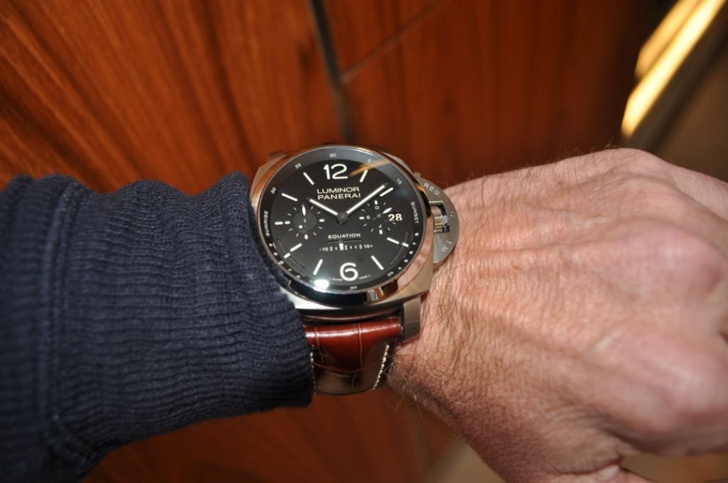 Hands on Watch review original stories on fine watches. Officine